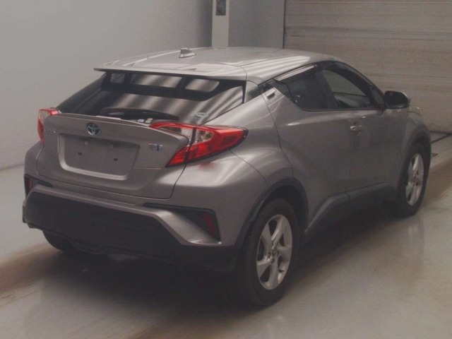 Toyota C-HR 2017 8092793-1