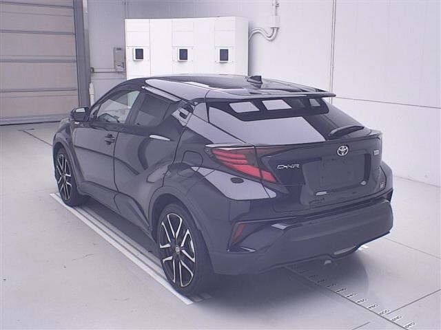 Toyota C-HR 2020 8092824-1