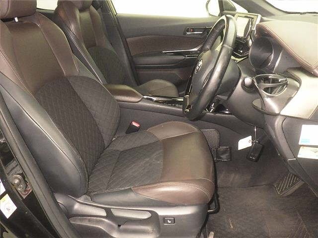Toyota C-HR 2017 8092828-5