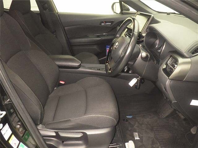 Toyota C-HR 2017 8092840-5