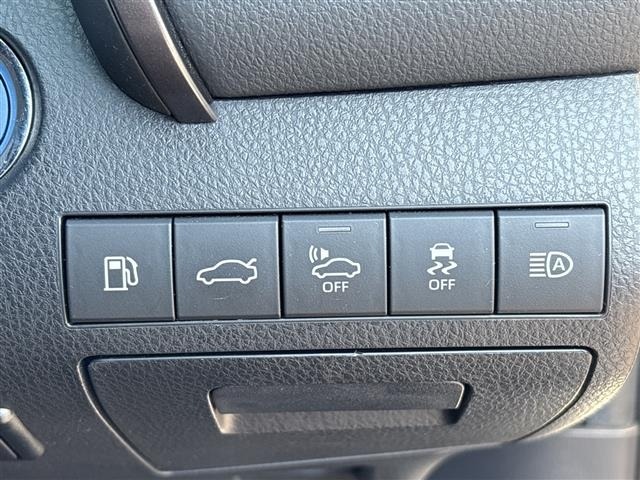 Toyota CAMRY 2017 8093833-10
