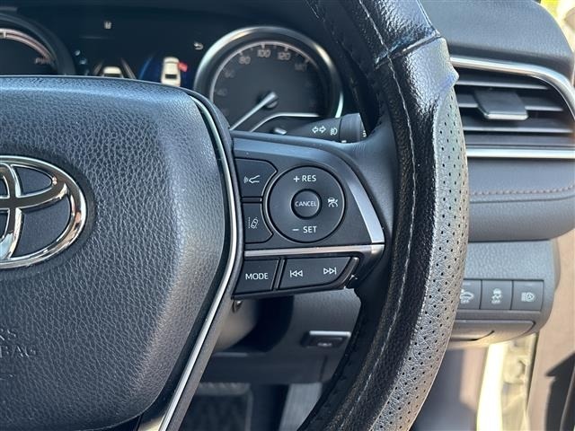 Toyota CAMRY 2017 8093833-9
