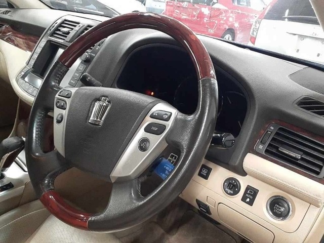 Toyota CROWN 2011 8090849-9