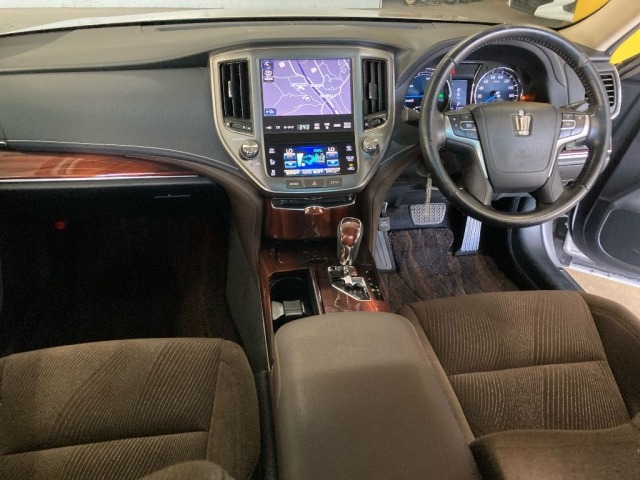 Toyota CROWN 2013 8090901-3