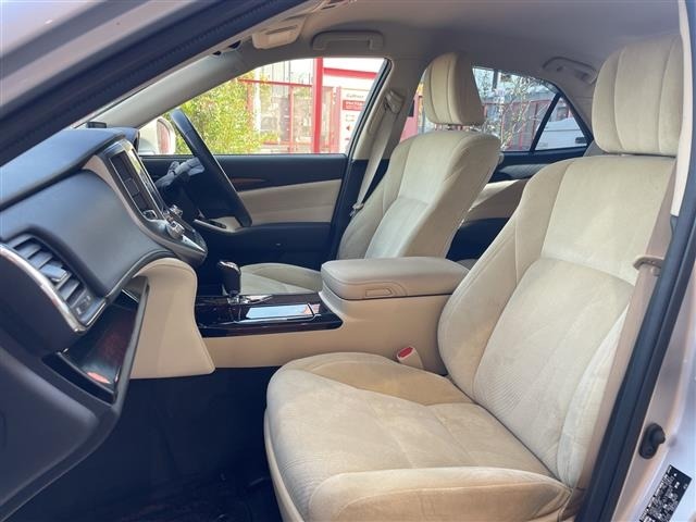 Toyota CROWN 2017 8092500-1