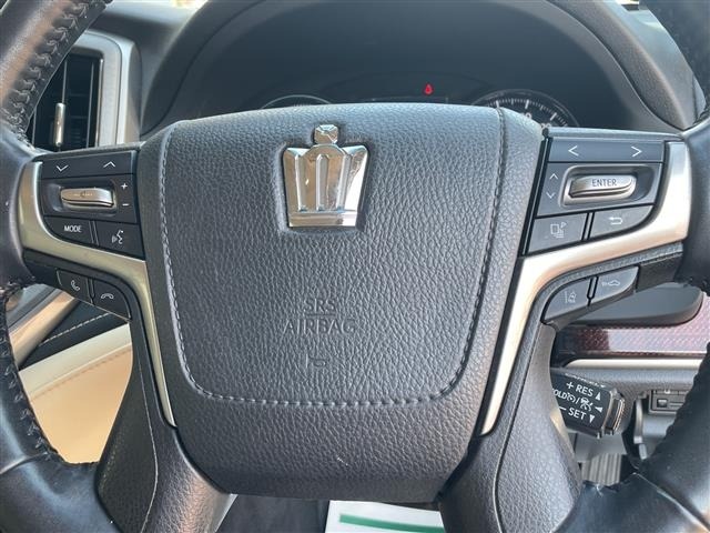 Toyota CROWN 2017 8092500-11