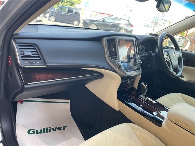 Toyota CROWN 2017 8092500-18