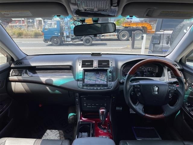 Toyota CROWN 2012 8092501-14