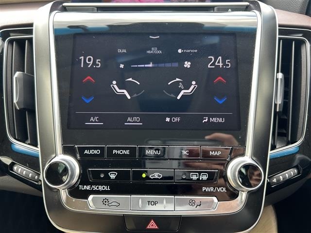 Toyota CROWN 2018 8092590-1