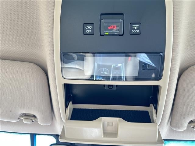 Toyota CROWN 2018 8092590-6