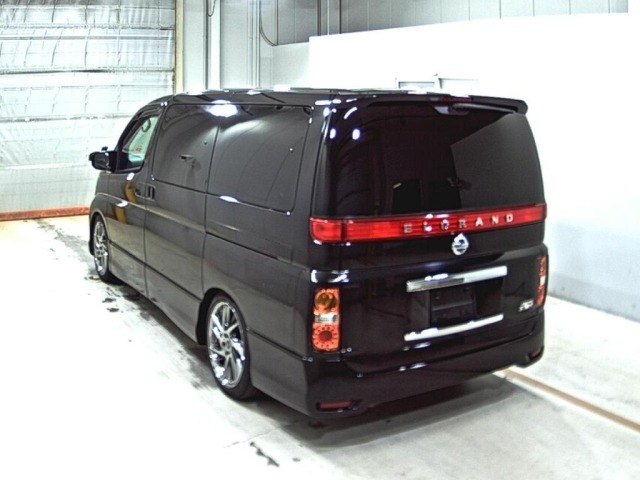 Nissan ELGRAND 2007 8095464-1