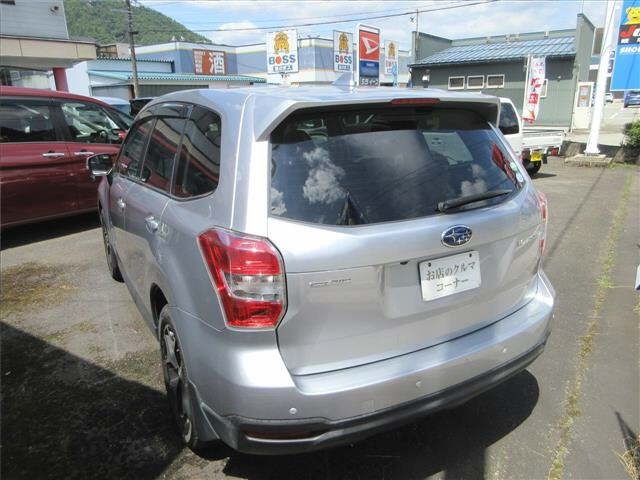 Subaru FORESTER 2015 8100034-1