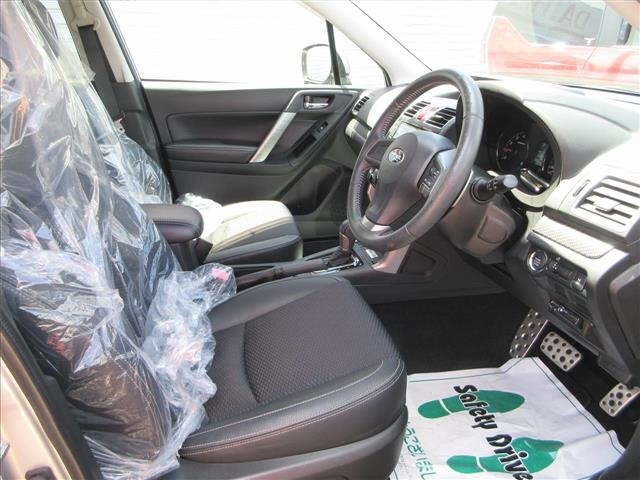 Subaru FORESTER 2015 8100034-3