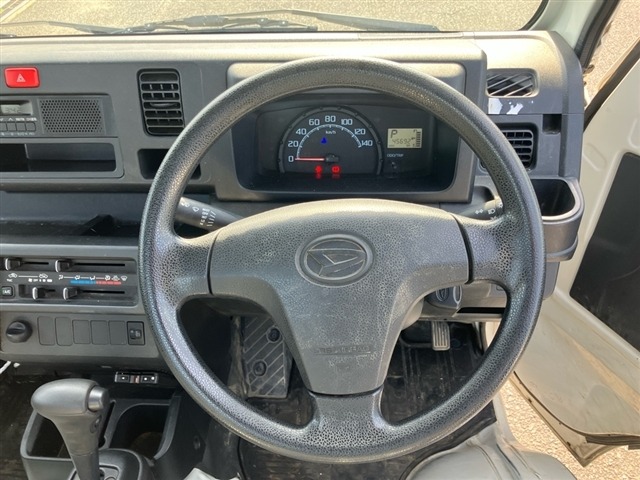 Daihatsu HIJET TRUCK 2018 8100105-3