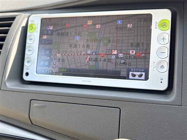 Toyota ISIS 2011 8095264-10