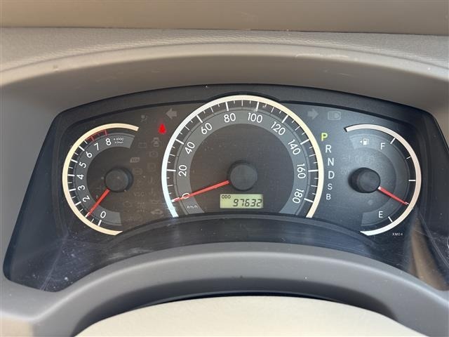 Toyota ISIS 2011 8095264-13