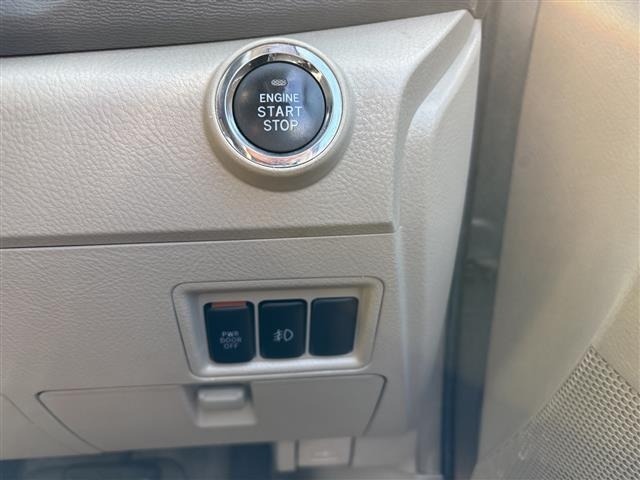 Toyota ISIS 2011 8095264-14