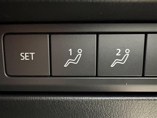 Mazda MAZDA3 2019 8096672-10