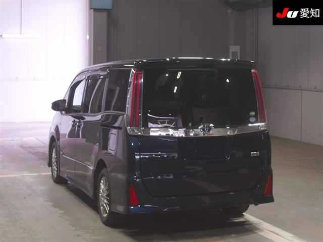 Toyota NOAH 2017 8091583-1