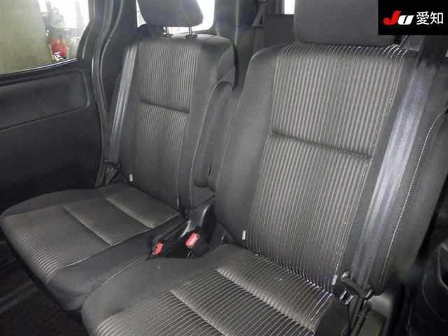 Toyota NOAH 2017 8091583-4