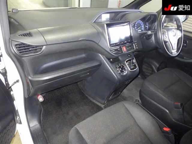Toyota NOAH 2016 8091584-3