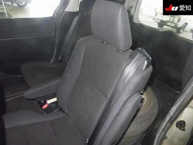 Toyota NOAH 2015 8091599-4