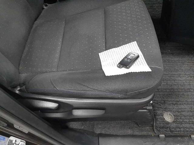 Toyota NOAH 2014 8091667-10