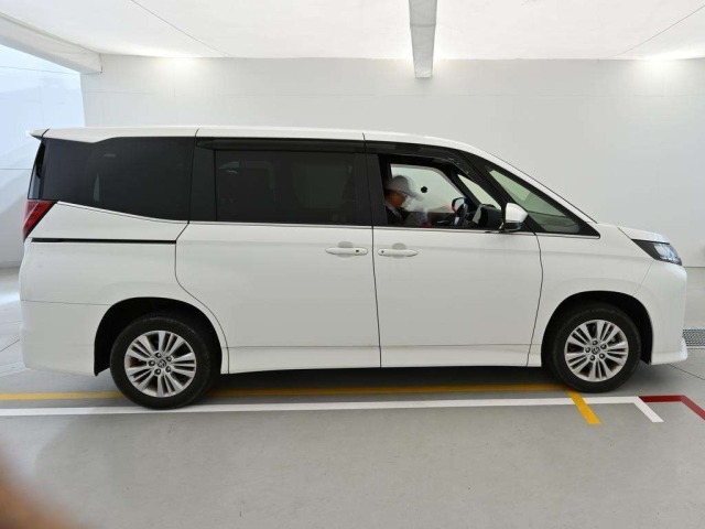 Toyota NOAH 2023 8091679-3