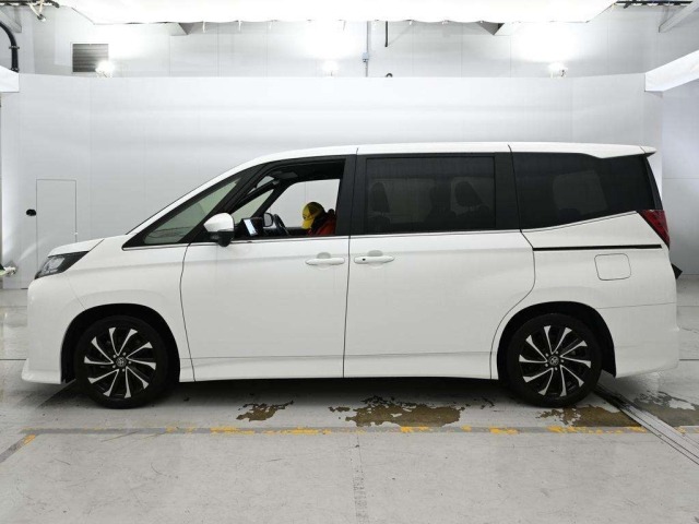 Toyota NOAH 2023 8091686-4