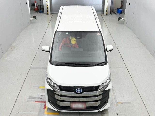 Toyota NOAH 2023 8091686-7