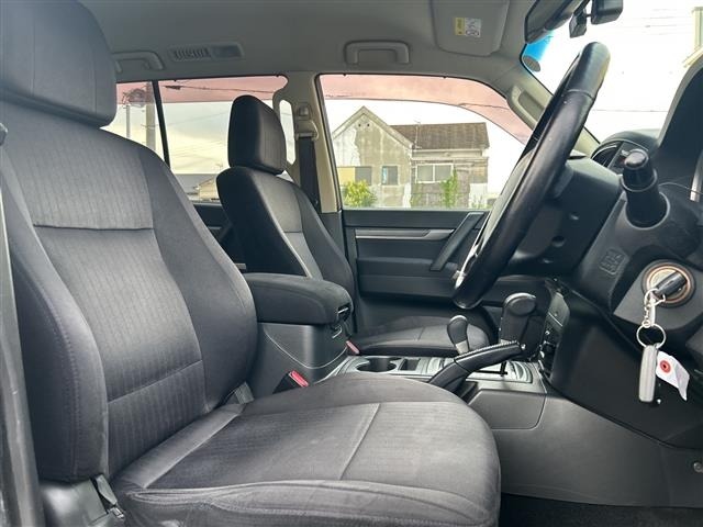 Mitsubishi PAJERO 2015 8100438-4