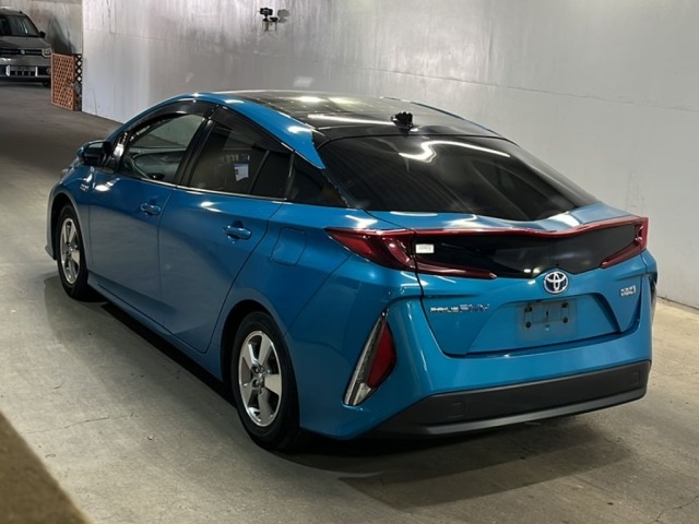 Toyota PRIUS PHV 2017 8101051-1