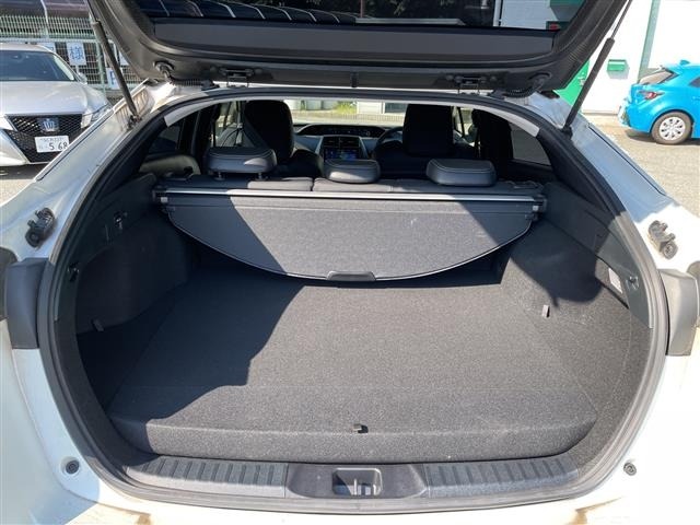 Toyota PRIUS PHV 2021 8101647-6