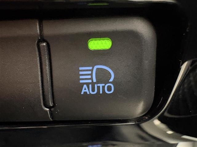 Toyota PRIUS PHV 2017 8101853-1