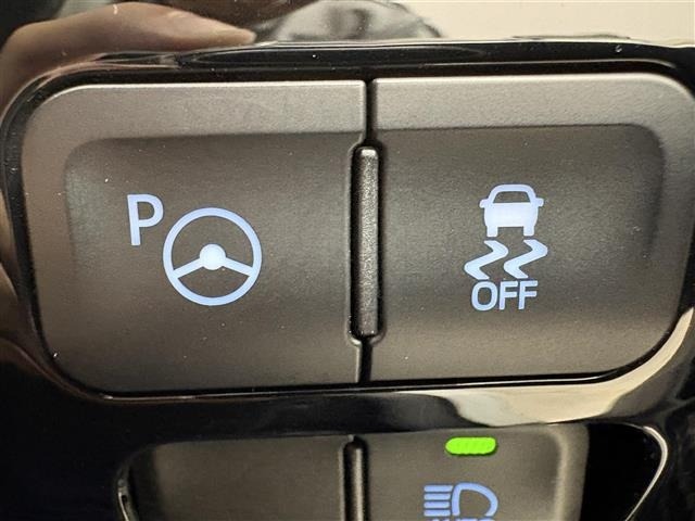 Toyota PRIUS PHV 2017 8101853-3