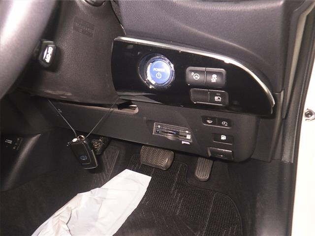 Toyota PRIUS PHV 2019 8102049-8