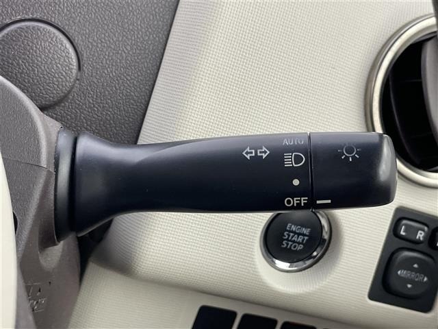 Toyota SPADE 2013 8102472-8