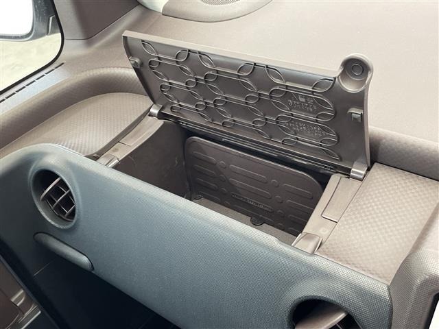 Toyota SPADE 2013 8102474-2
