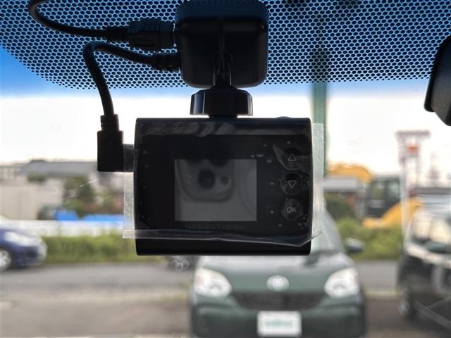 Toyota SPADE 2015 8102518-19