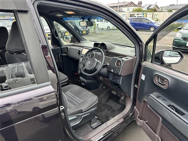 Toyota SPADE 2015 8102518-9