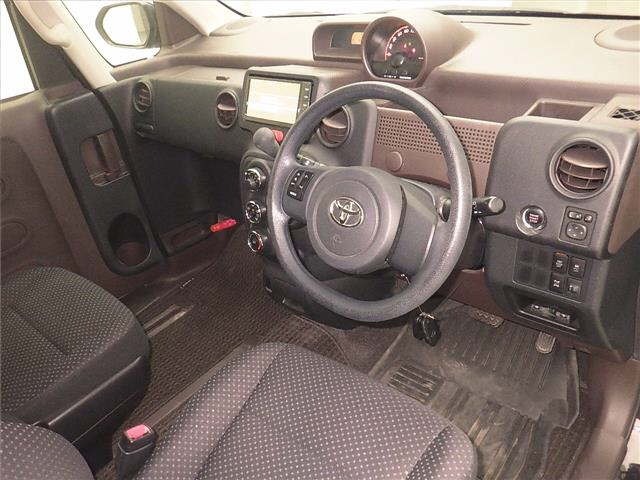 Toyota SPADE 2015 8102583-3