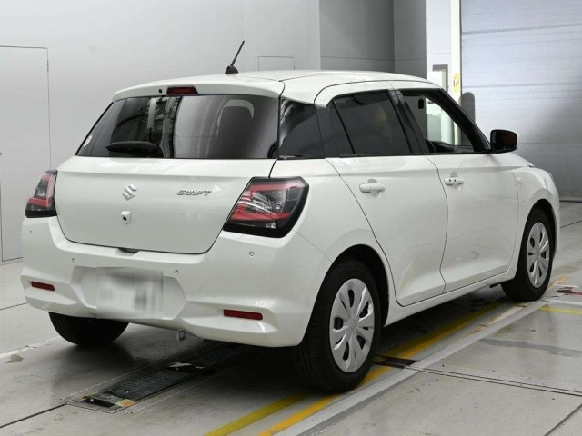 Suzuki SWIFT 2024 8103256-1