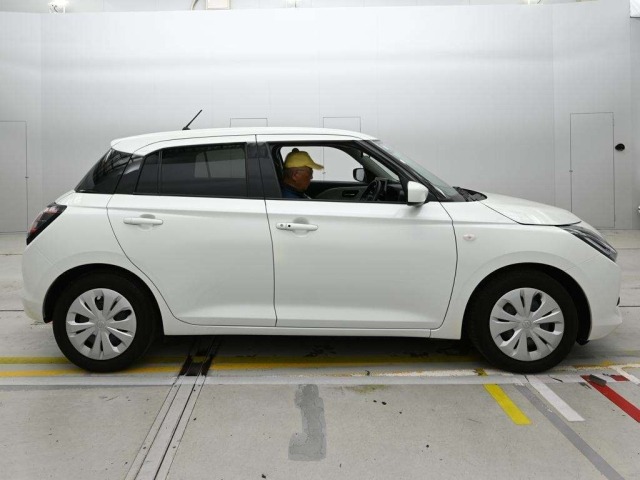 Suzuki SWIFT 2024 8103256-3