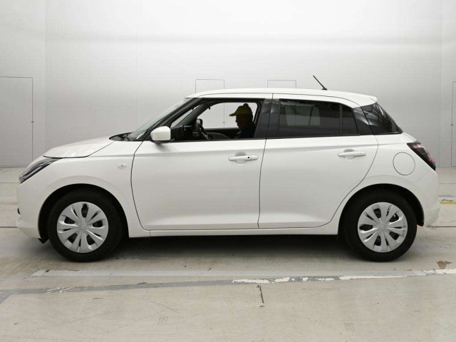 Suzuki SWIFT 2024 8103256-4