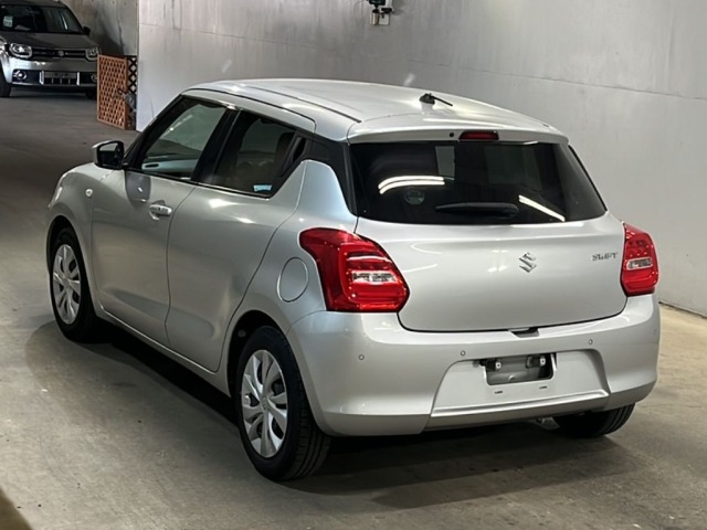 Suzuki SWIFT 2022 8103280-1