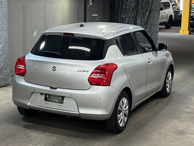 Suzuki SWIFT 2022 8103280-5