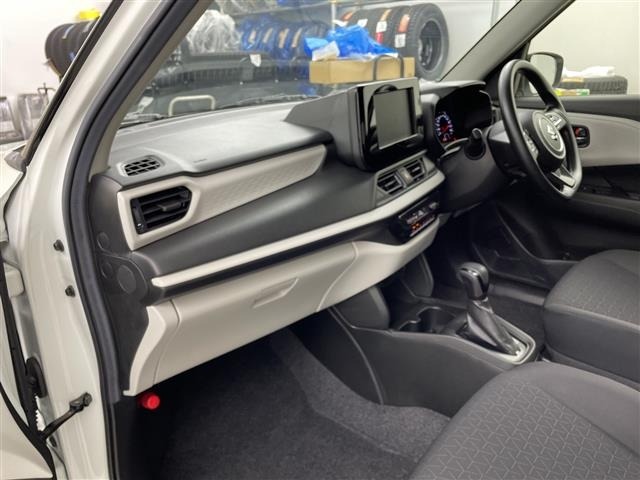 Suzuki SWIFT 2024 8103368-6