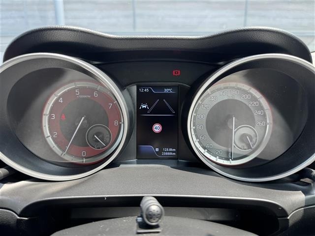 Suzuki SWIFT 2023 8103431-2