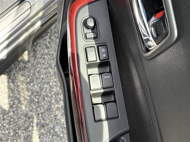 Suzuki SWIFT 2018 8103456-1