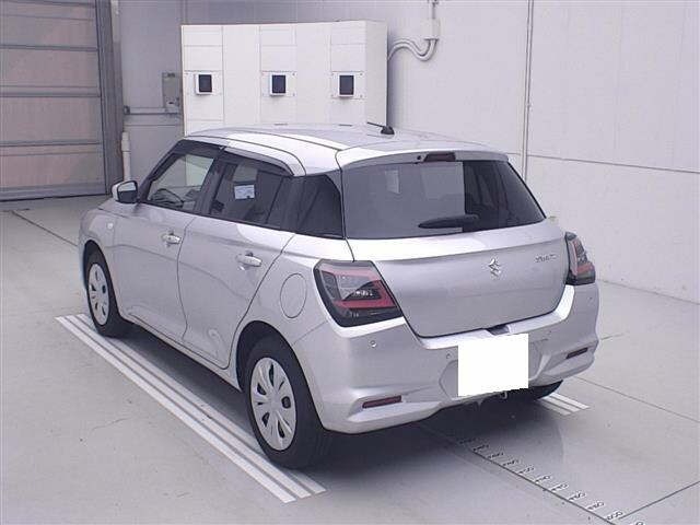 Suzuki SWIFT 2024 8103472-1